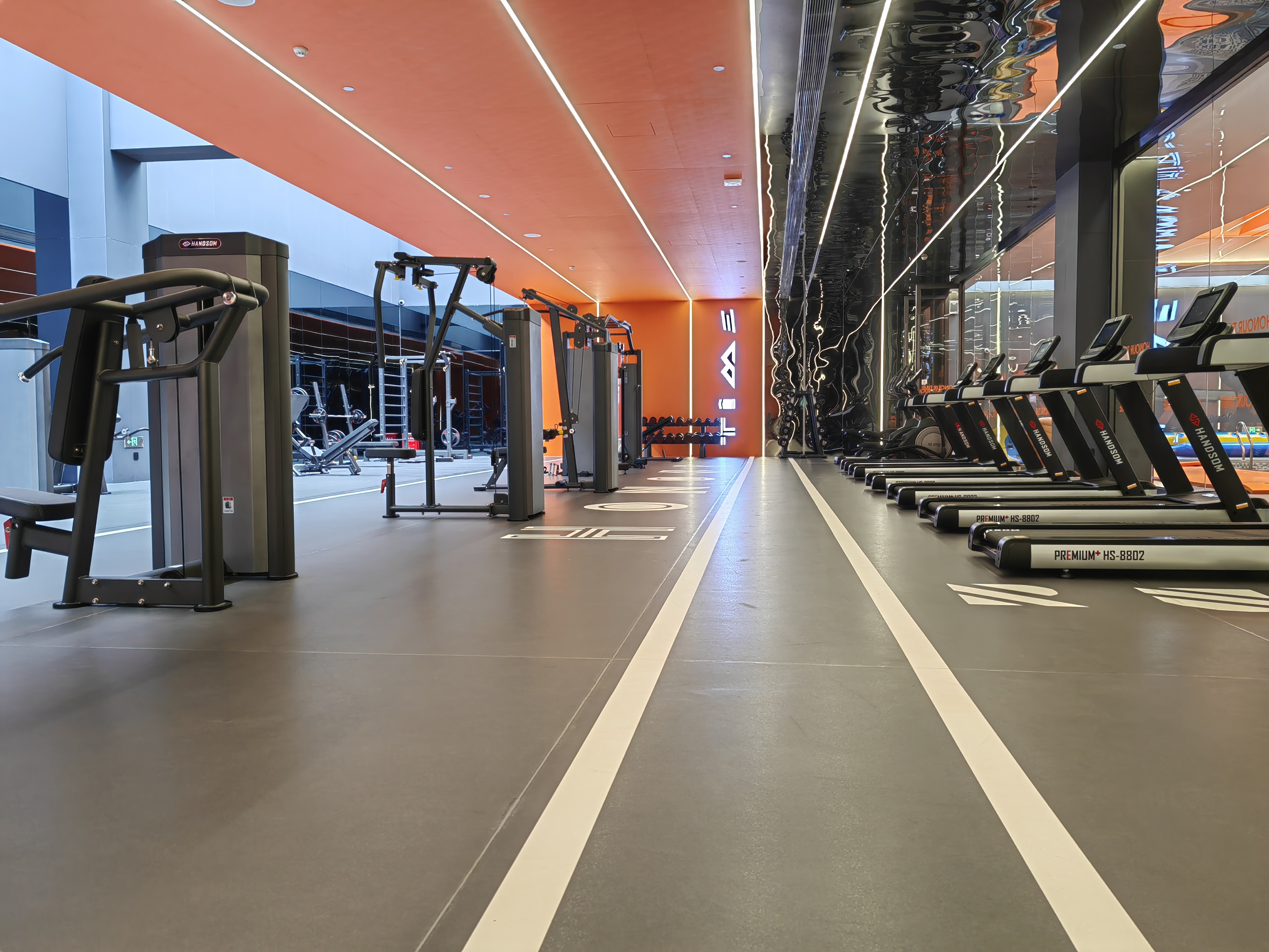 健身房地板材料需要具备哪些环保标准？